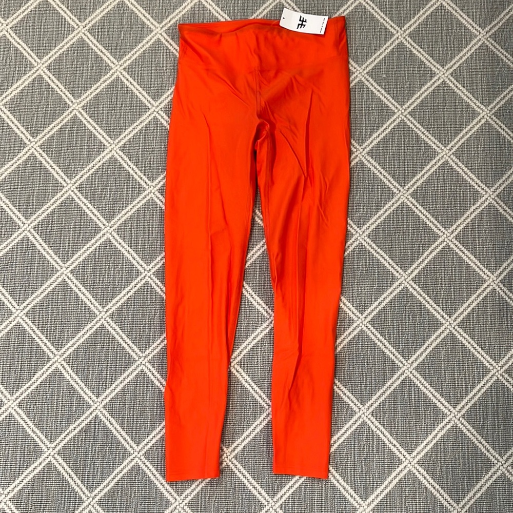 New! Heroine sport density leggings size Medium Coral